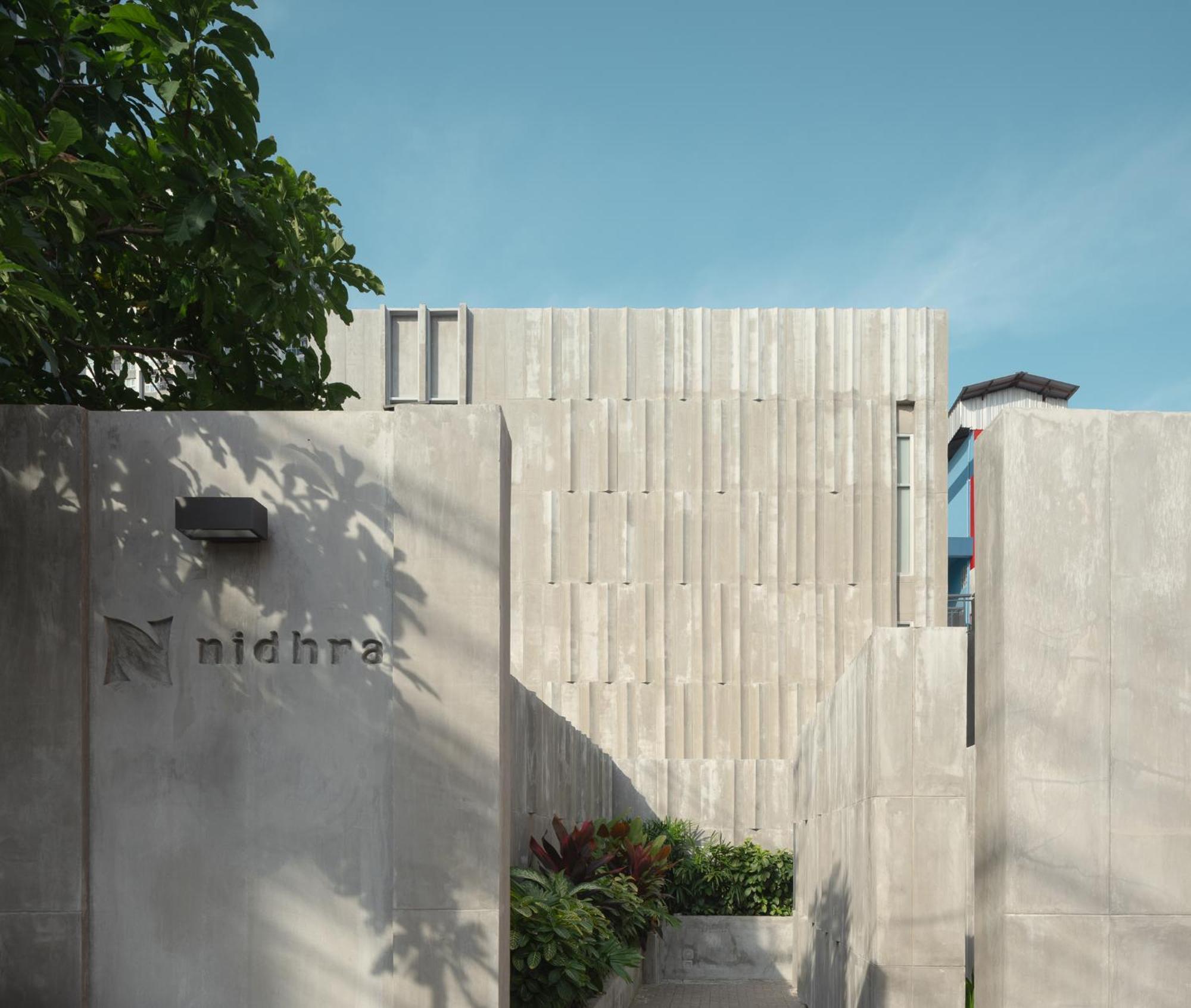 Nidhra Boutique Hotel Bangkok Sukhumvit Dış mekan fotoğraf
